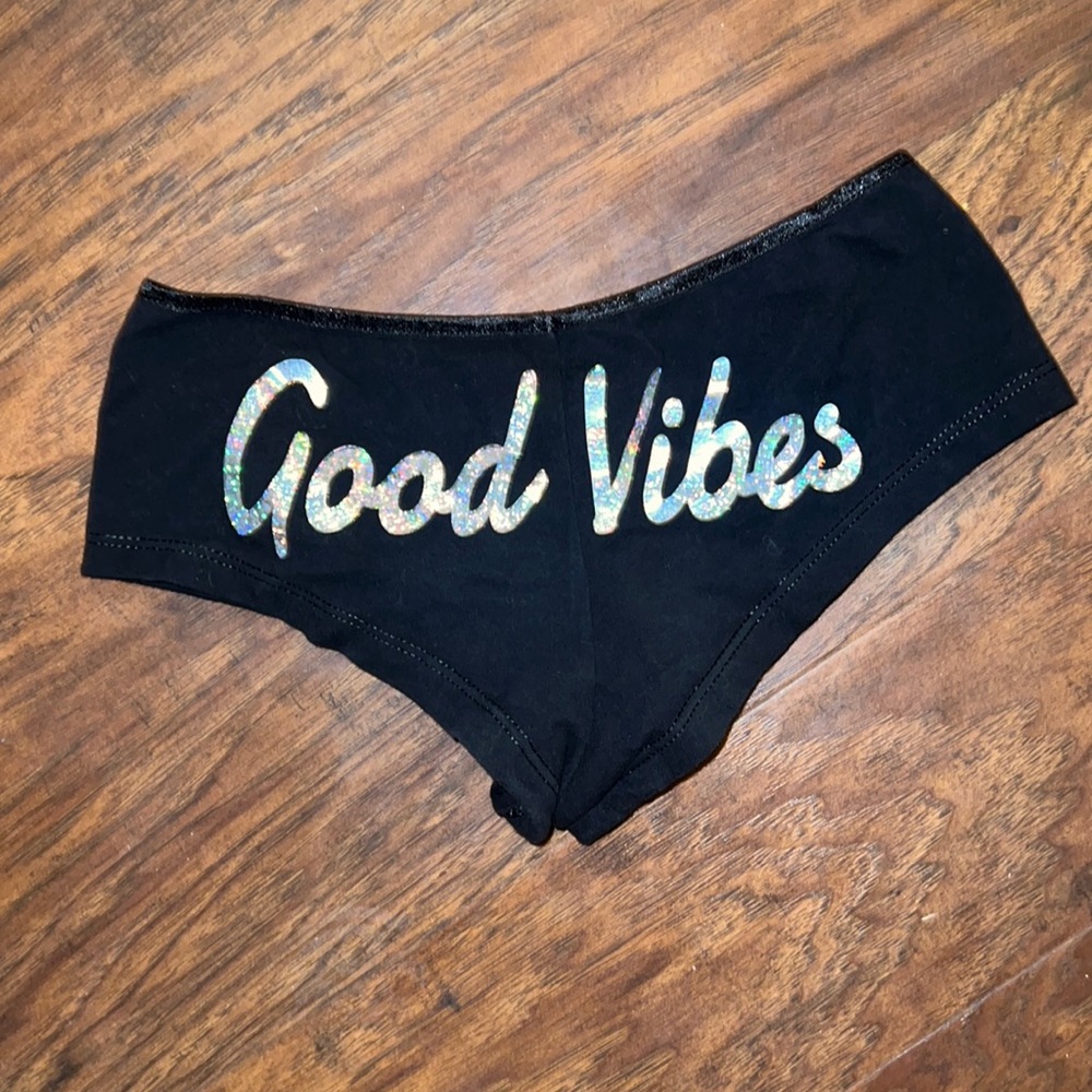 Good vibes booty shorts rave
